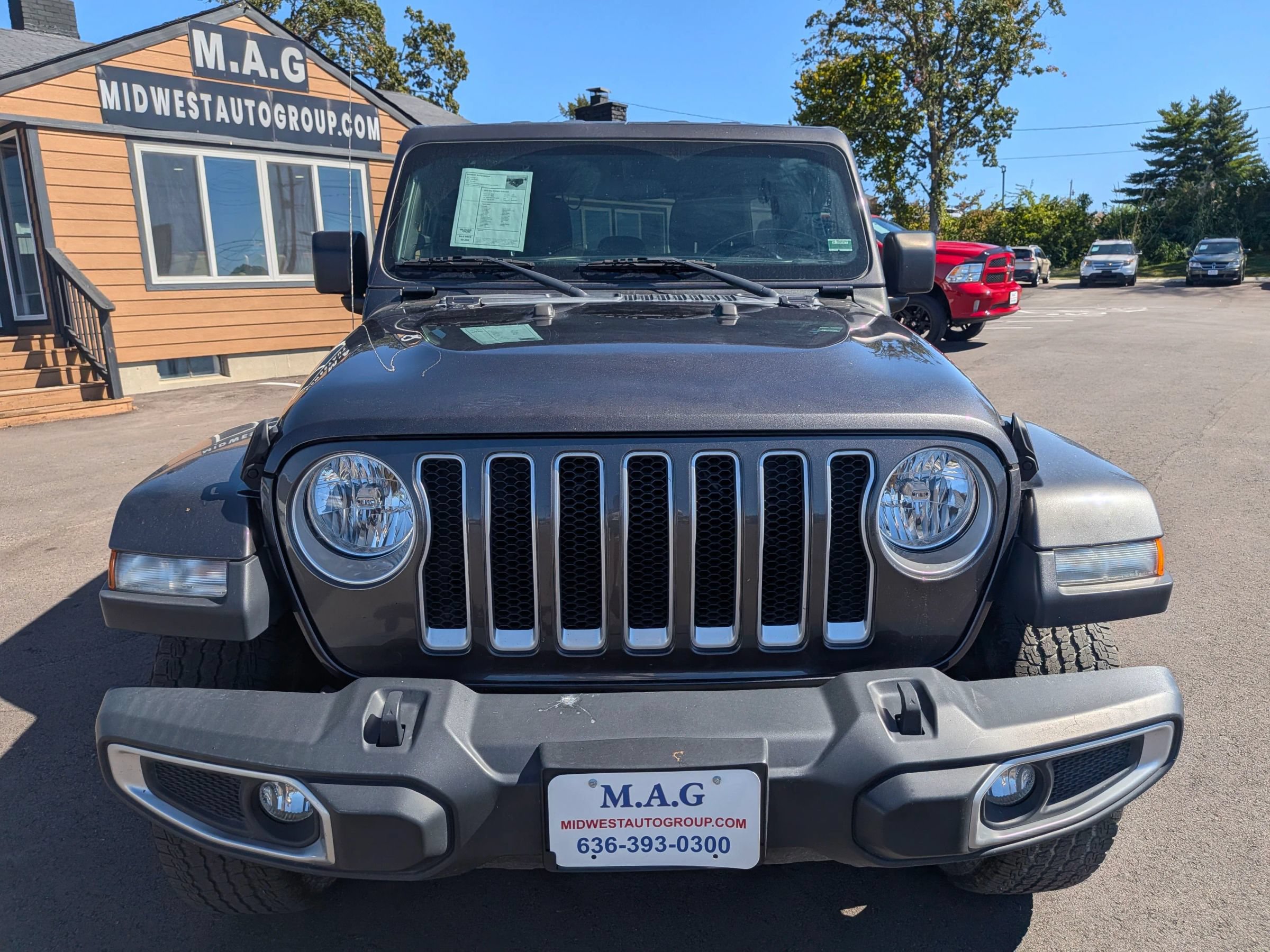 Used 2018 Jeep Wrangler Unlimited Sahara AWD/4WD image 9