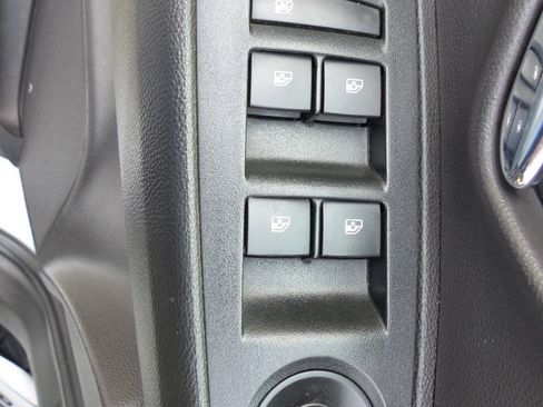 Used 2018 Chevrolet Trax LT AWD/4WD image 21