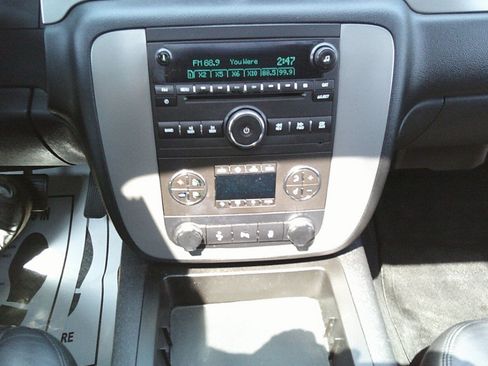 Used 2013 Chevrolet Suburban LT w/ Suspension Package, Off-Road AWD/4WD image 25