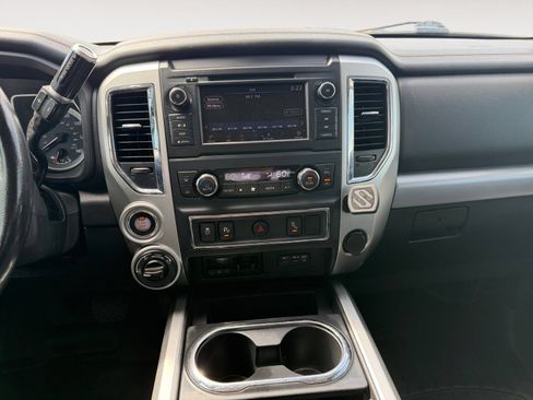 Used 2019 Nissan Titan PRO-4X AWD/4WD image 11