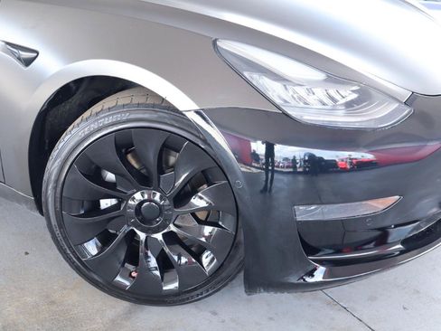 Used 2021 Tesla Model 3 RWD image 4