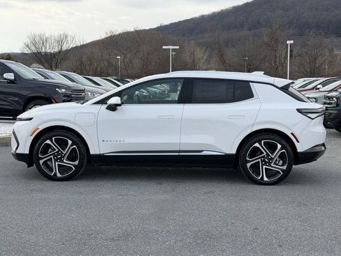 New 2026 Chevrolet Equinox EV LT image 11