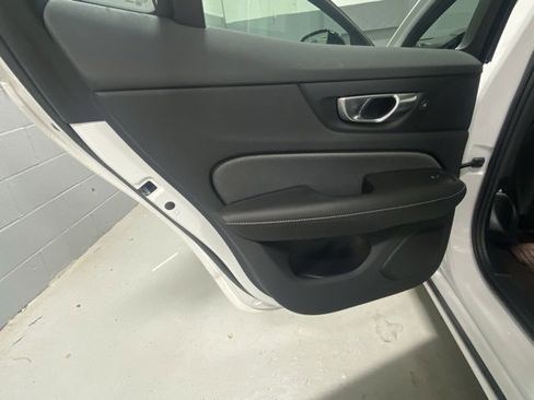 Used 2024 Volvo S60 T8 Ultimate image 8