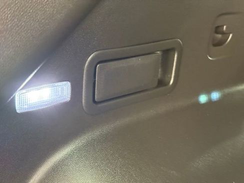 Used 2025 Chevrolet Blazer LT image 6