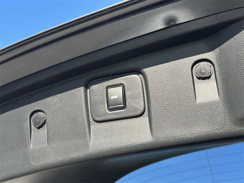 Used 2024 Nissan Murano SL image 13