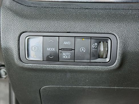 Used 2025 GMC Terrain Elevation image 17