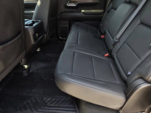Used 2024 Chevrolet Silverado 1500 LT Trail Boss w/ LT Trail Boss Premium Package AWD/4WD image 13