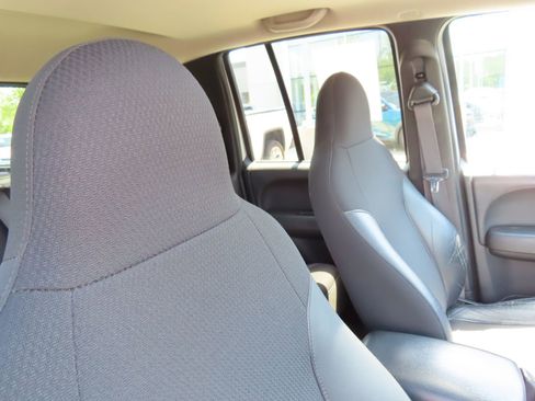Used 2003 Jeep Liberty Renegade AWD/4WD image 31
