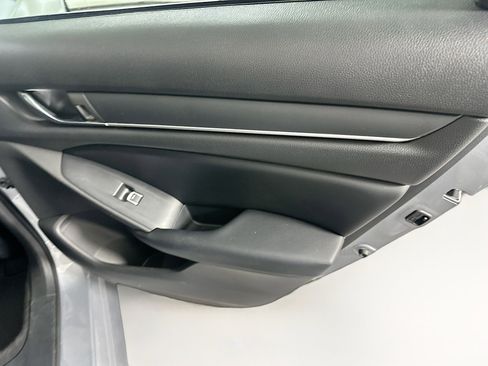 Used 2018 Honda Accord Sport image 27