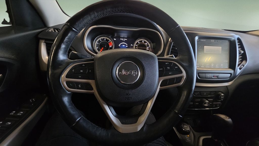 Used 2018 Jeep Cherokee Limited AWD/4WD image 22