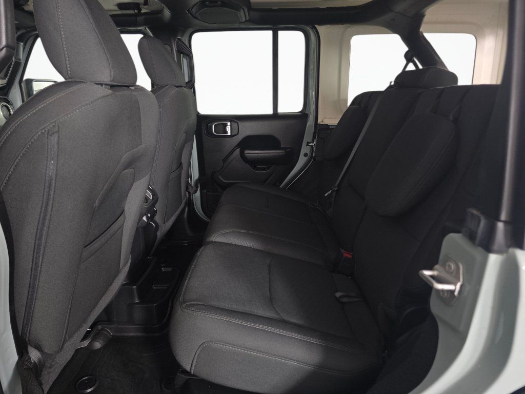Used 2023 Jeep Wrangler Unlimited AWD/4WD image 20