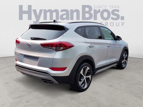 Used 2018 Hyundai Tucson Value w/ Cargo Package FWD image 3