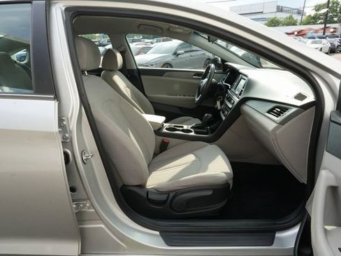 Used 2018 Hyundai Sonata SE FWD image 19