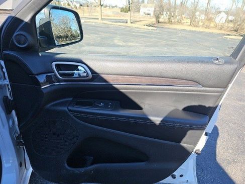 Used 2016 Jeep Grand Cherokee Overland image 13