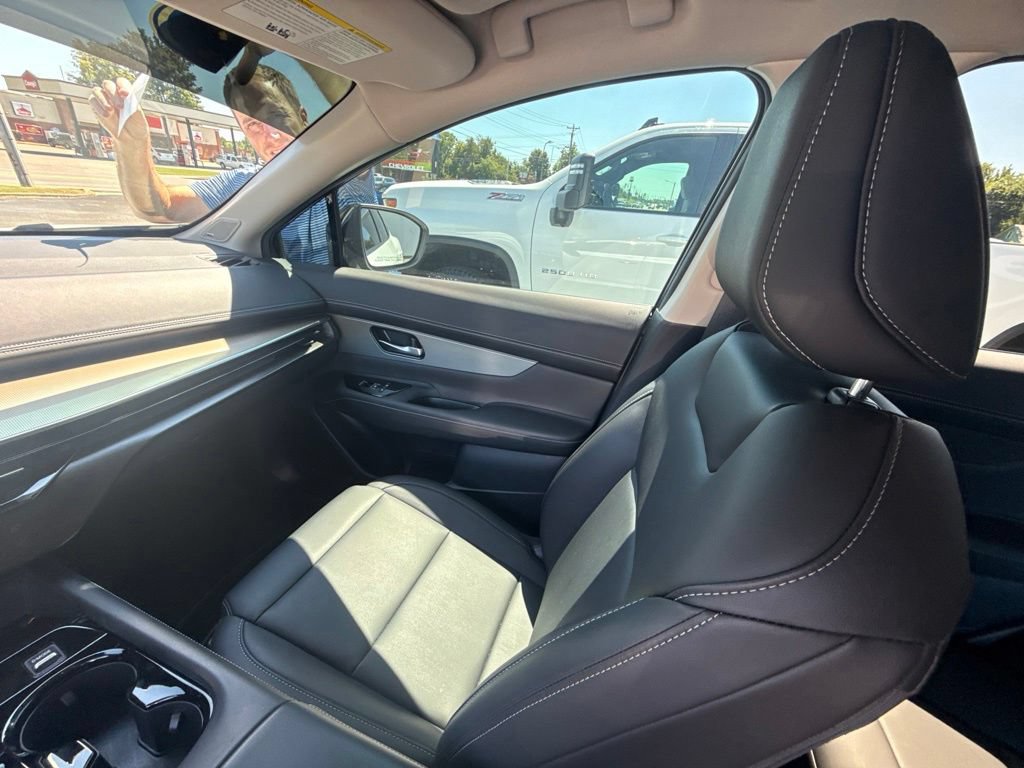 Used 2025 Nissan Murano SL AWD/4WD image 16