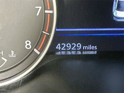 Used 2024 Nissan Altima 2.5 SV image 13