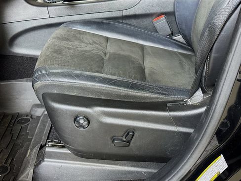 Used 2019 Jeep Grand Cherokee Altitude RWD image 18