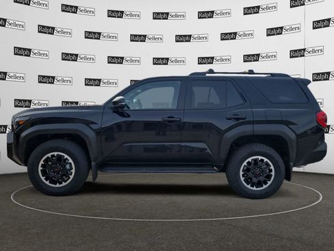 Used 2025 Toyota 4Runner TRD Off-Road Premium image 3