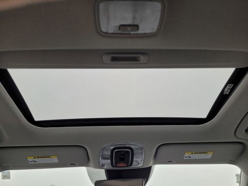 Certified 2025 Hyundai Elantra Limited image 19