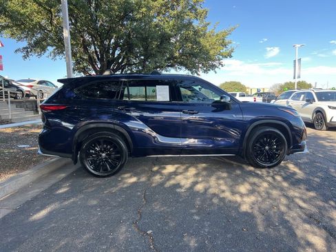 Used 2023 Toyota Highlander XSE image 8