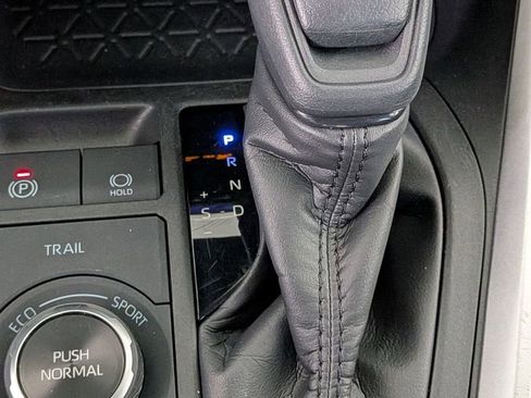 Used 2025 Toyota RAV4 XLE image 17