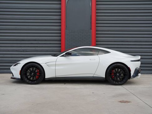 Used 2023 Aston Martin V8 Vantage Coupe RWD image 10