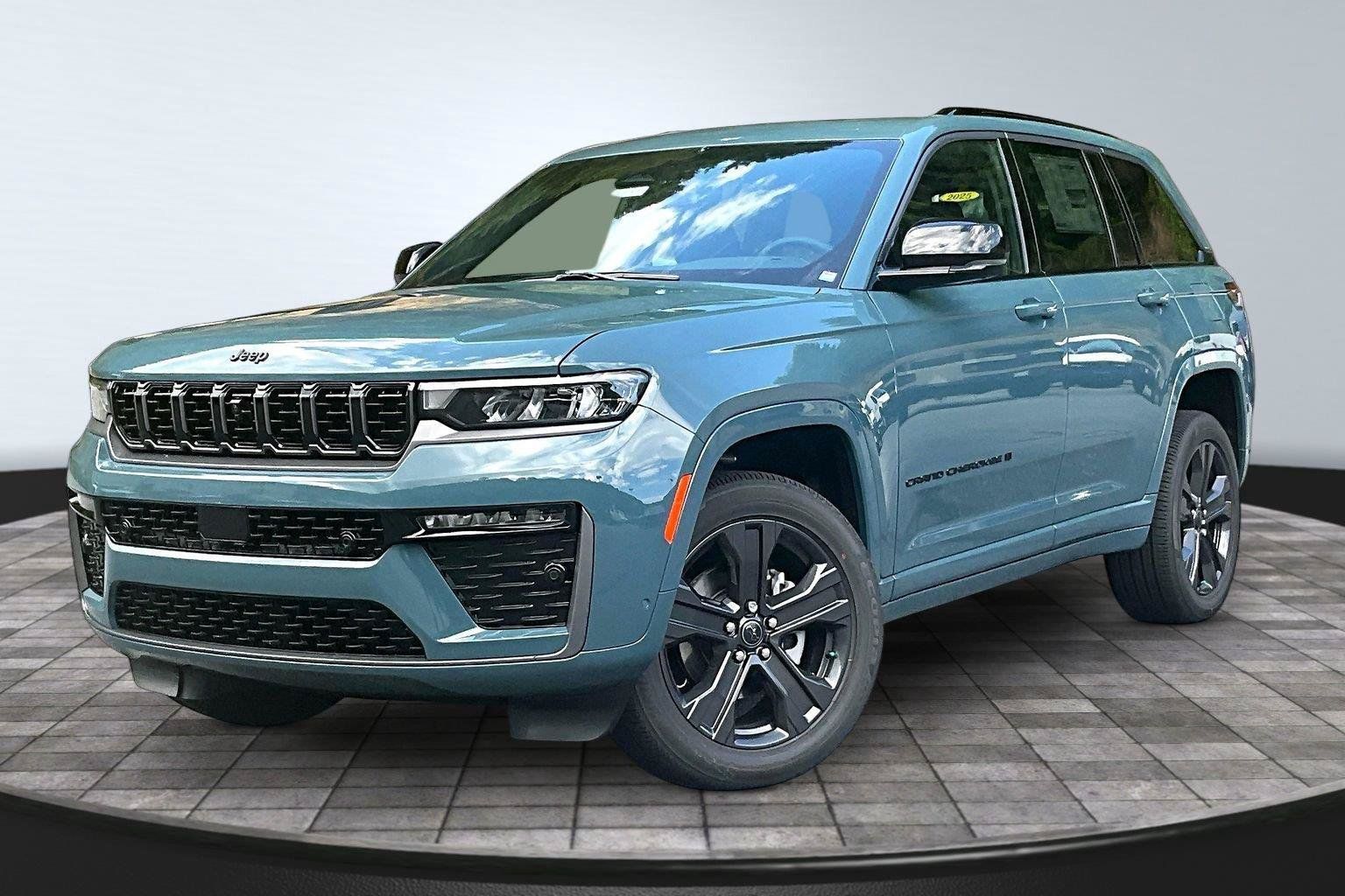 New 2027 Jeep Grand Cherokee Limited AWD/4WD image 3