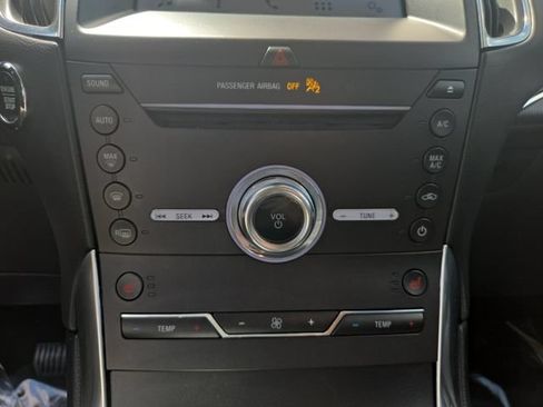 Used 2019 Ford Edge Titanium AWD/4WD image 22