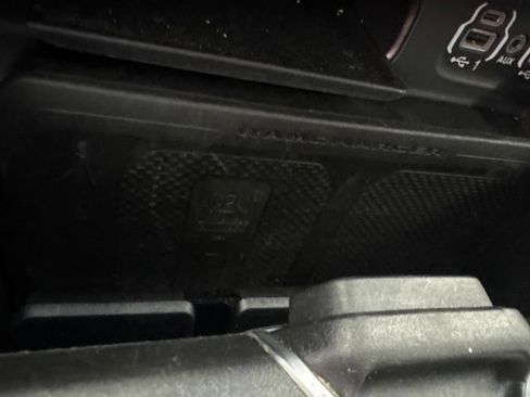Used 2023 RAM 1500 Laramie AWD/4WD image 45