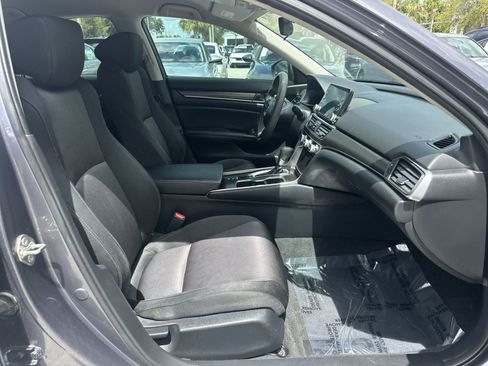 Used 2019 Honda Accord LX image 17