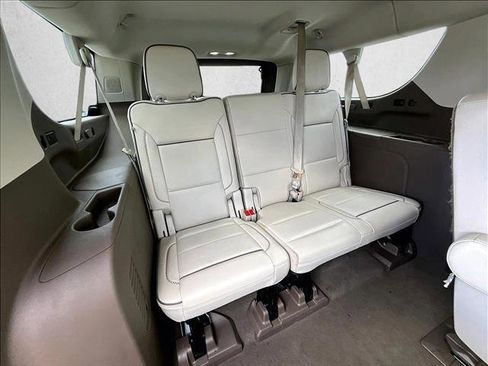 Used 2024 GMC Yukon XL Denali w/ Advanced Technology Package RWD image 30