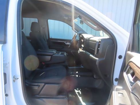 Used 2022 Chevrolet Silverado 1500 LT w/ Convenience Package II AWD/4WD image 24