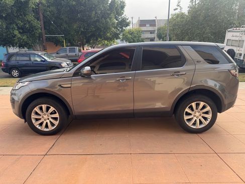 Used 2017 Land Rover Discovery Sport SE AWD/4WD image 6