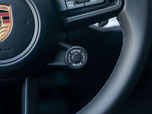 Certified 2026 Porsche Cayenne E-Hybrid Coupe AWD/4WD image 9