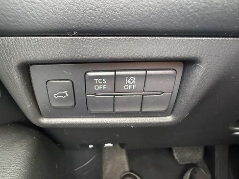 Used 2018 MAZDA CX-5 Touring w/ Preferred Equipment Package FWD image 17