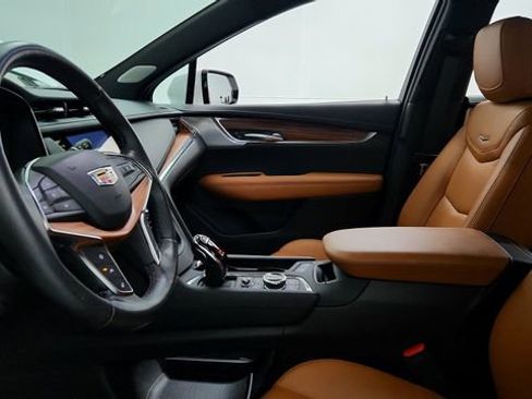 Certified 2023 Cadillac XT5 Premium Luxury image 12