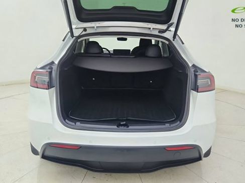 Used 2022 Tesla Model Y Long Range AWD/4WD image 14