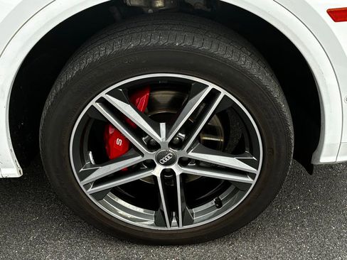 Used 2020 Audi SQ5 Prestige w/ Prestige Package image 12