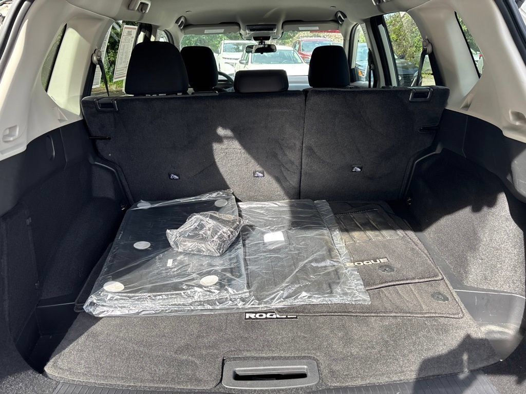 Certified 2023 Nissan Rogue SV AWD/4WD image 13