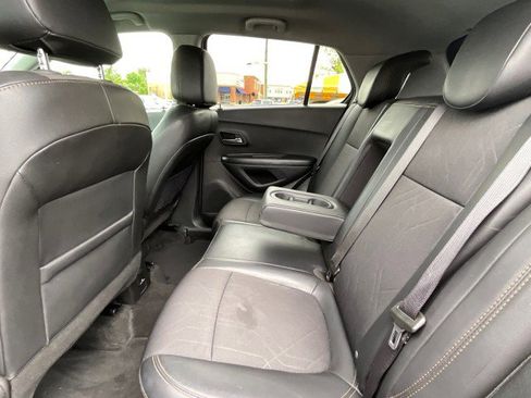 Used 2021 Chevrolet Trax LT w/ Sport Edition FWD image 29