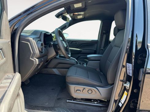 Certified 2024 Chevrolet Colorado Trail Boss w/ Technology Package AWD/4WD image 9
