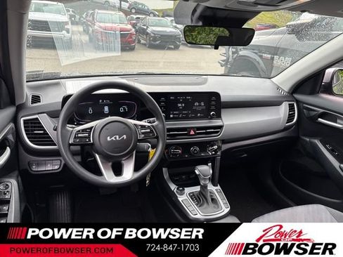 Used 2024 Kia Seltos LX AWD/4WD image 11