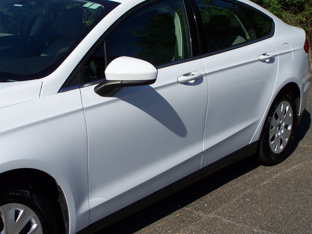 Used 2014 Ford Fusion S FWD image 11