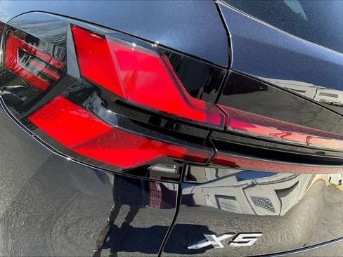 New 2026 BMW X5 xDrive40i w/ M Sport Package image 14