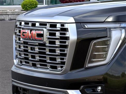 New 2026 GMC Yukon XL Denali w/ Denali Reserve Package image 13