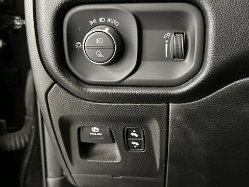 Used 2022 RAM 1500 Big Horn AWD/4WD image 47