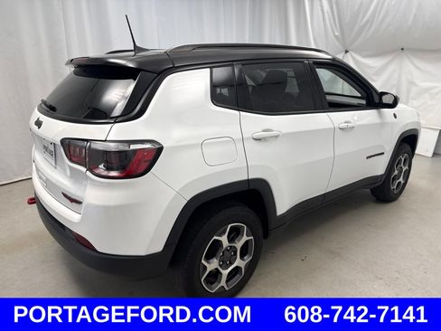 Used 2022 Jeep Compass Trailhawk w/ Sun and Sound Group AWD/4WD image 2