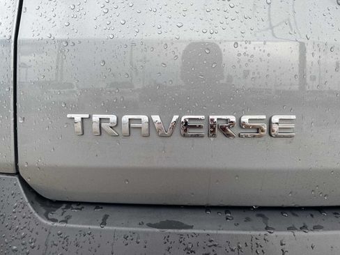 Used 2023 Chevrolet Traverse LT FWD image 31