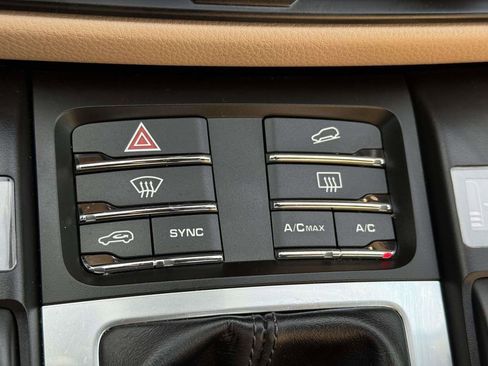 Used 2019 Porsche Macan AWD/4WD image 26
