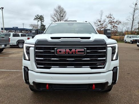 Used 2024 GMC Sierra 2500 AT4 w/ AT4 Premium Plus Package image 2